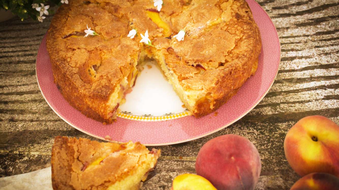 peach cake