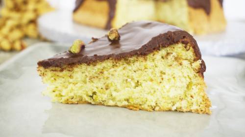 pistachio génoise sponge cake