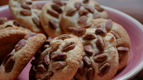 pistachio jewelled biscuits