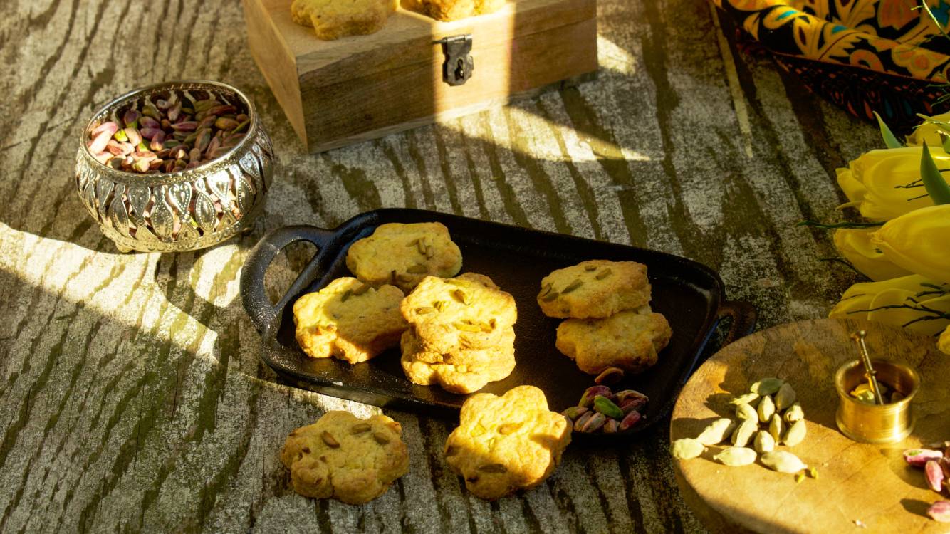 saffron pistachio cookies